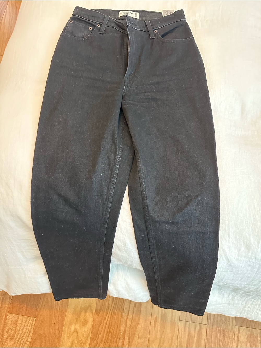 Abercrombie & Fitch 90’s Straight Ultra High Rise Black Women’s Jeans